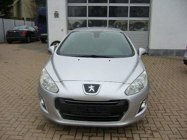 Gebraucht Peugeot 308 CC Platinum 156 PS (114 kW) 2011 Silber Cabrio