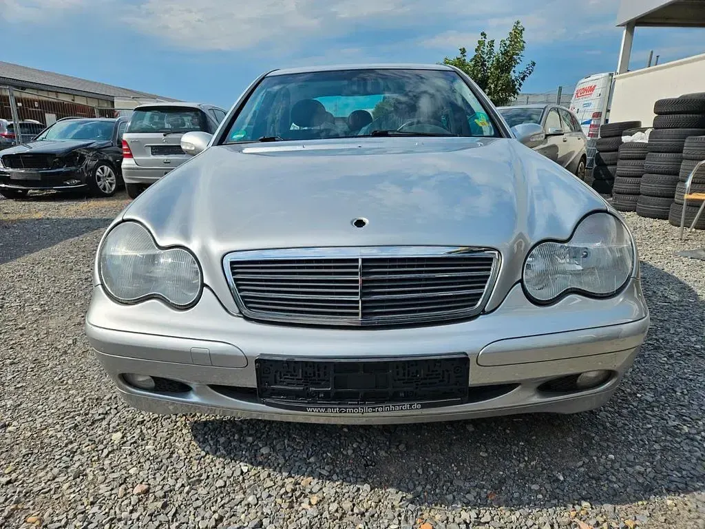 Gebraucht Mercedes C180 129 PS (94 kW) 2002 Silber Limousine
