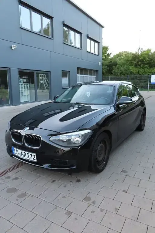 Gebraucht BMW 114 102 PS (75 kW) 2013 Schwarz Kleinwagen