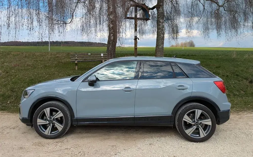 Używany Audi Q2 Advanced Plus 150 KM (110 kW) 2024 Szary SUV
