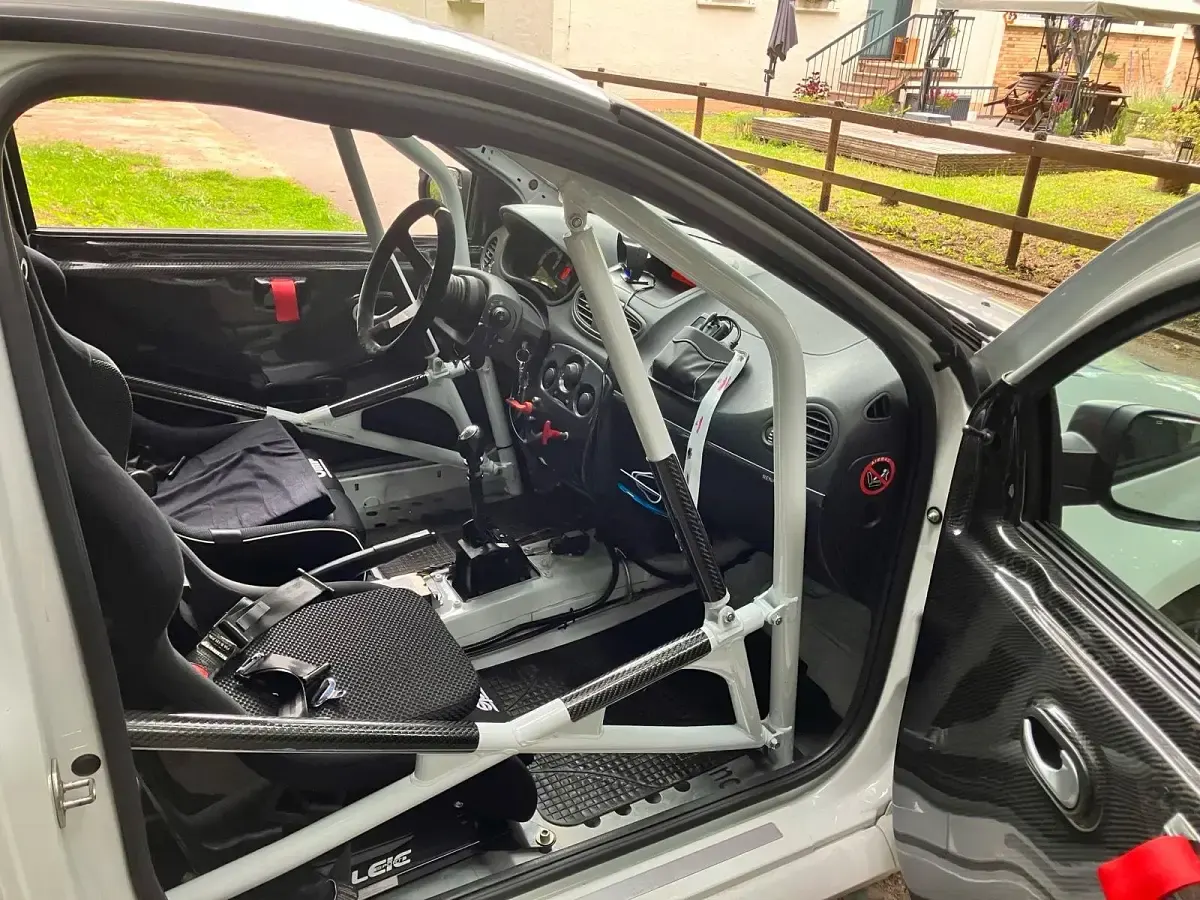 Gebraucht Renault Clio R.S. R.S. 201 PS (147 kW) 2012 Weiß Kleinwagen