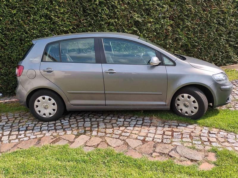 Grau Gebraucht 2006 VW Golf Plus Cross Goal Van / Kleinbus | 2.400 € (Fairer Preis) - Bild 1/1