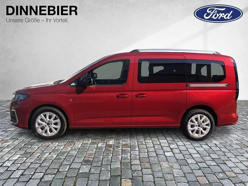Gebraucht Ford Tourneo Titanium 122 PS (89 kW) 2024 Maple red met Kombi
