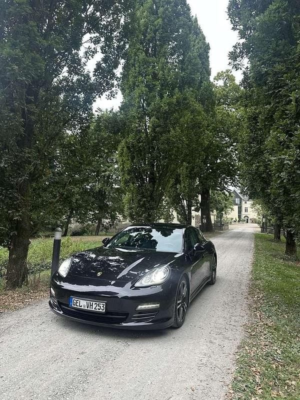 Schwarz Gebraucht 2011 Porsche Panamera 4S Limousine | 28.499 € (Fairer Preis) - Bild 1/4