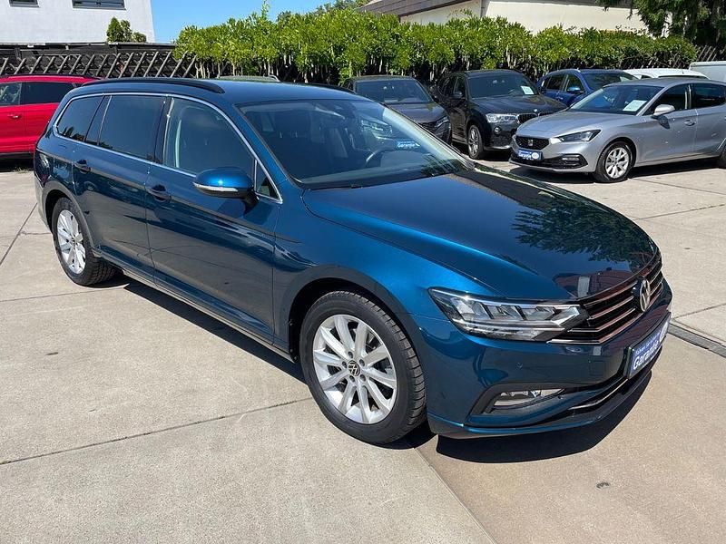 Blau Gebraucht 2021 VW Passat Business Kombi | 24.300 € (Guter Preis) - Bild 1/4