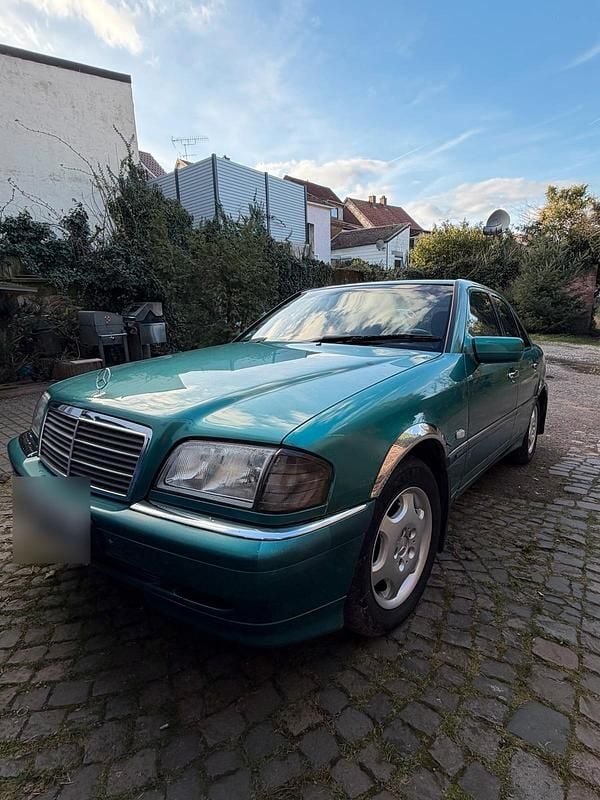 Gebraucht Mercedes C180 122 PS (89 kW) 1999 Andere farben Limousine