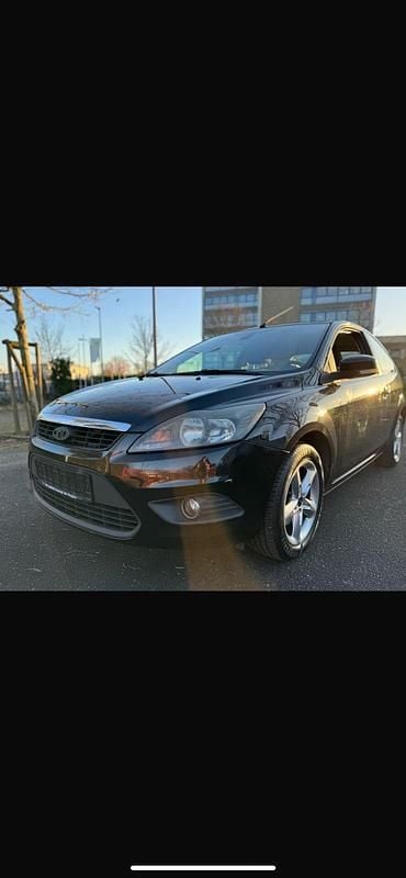 Gebraucht Ford Focus 104 PS (76 kW) 2010 Schwarz Coupé