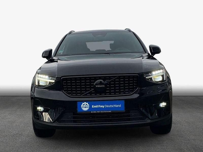 Neu Volvo XC40 Plus 163 PS (119 kW) 2025 Schwarz SUV