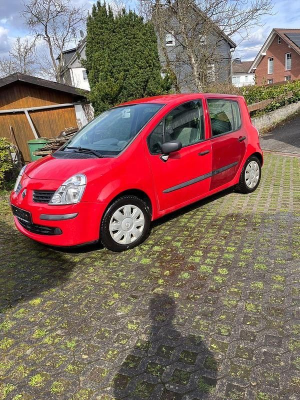 Usado Renault Modus 101 HP (74 kW) 2007 Vermelho Monovolume