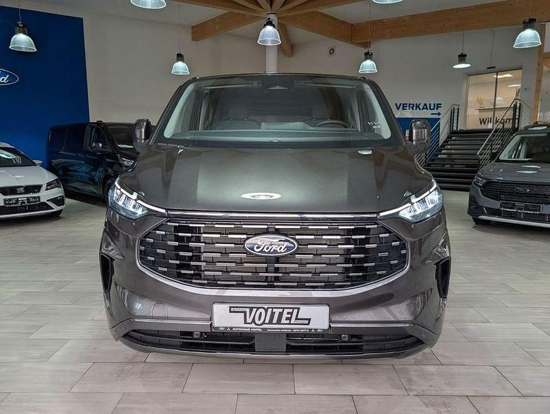 Neu Ford Tourneo Titanium 150 PS (110 kW) 2025 Grau Van / Kleinbus