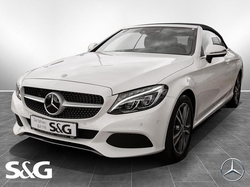 Manufaktur diamantweiß bright Gebraucht 2018 Mercedes C200 Cabrio | 29.777 € (Guter Preis) - Bild 1/4