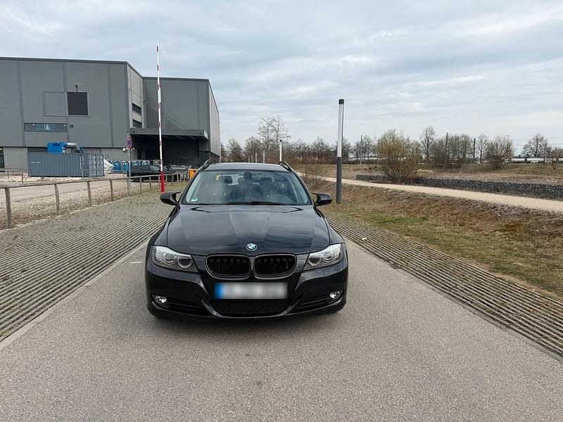 Gebraucht BMW 320 Performance 170 PS (125 kW) 2009 Schwarz Kombi