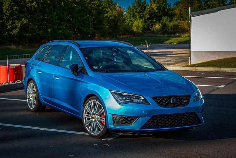 Blau Gebraucht 2016 Cupra Leon Kombi | 17.700 € (Fairer Preis) - Bild 1/4