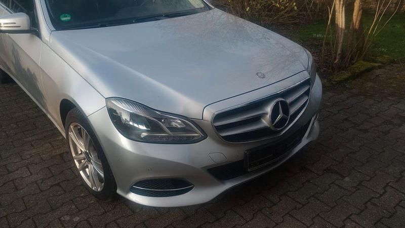 Gebraucht Mercedes E200 Avantgarde 136 PS (100 kW) 2015 Grau Kombi