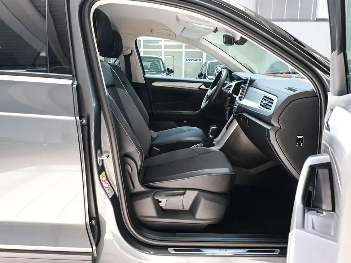 Gebraucht VW T-Roc Goal 150 PS (110 kW) 2025 Grau / indiumgrau (metallic) SUV