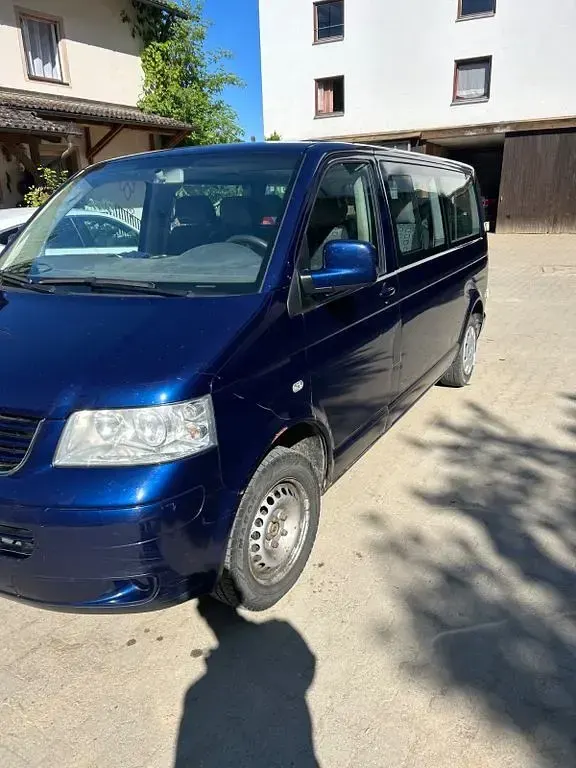 Usado VW Caravelle 105 CV (77 kW) 2005 Azul Van