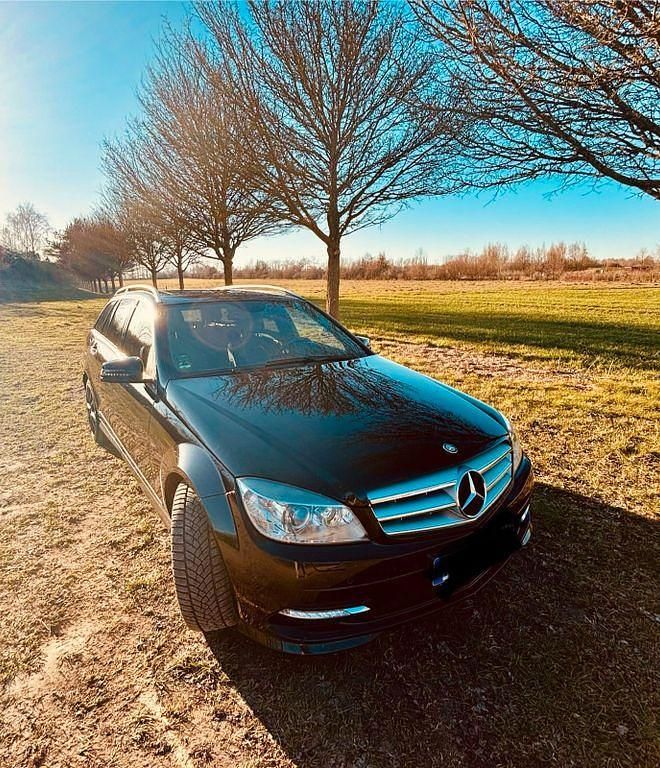 Schwarz Gebraucht 2010 Mercedes C350 Avantgarde Limousine | 7.900 € (Fairer Preis) - Bild 1/4