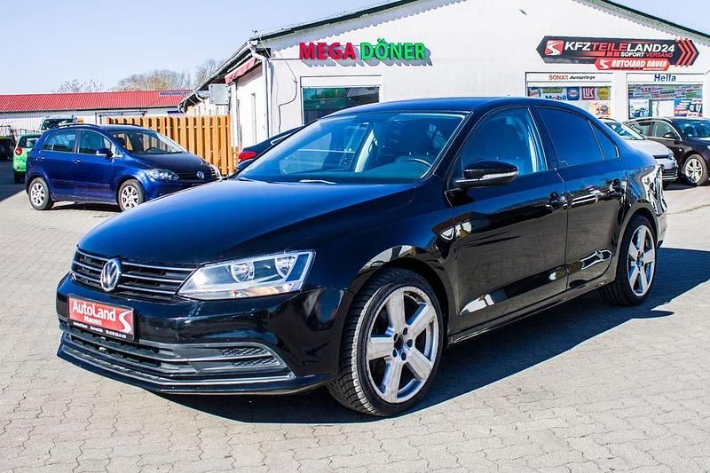 Gebraucht VW Jetta 110 PS (80 kW) 2016 Schwarz Limousine
