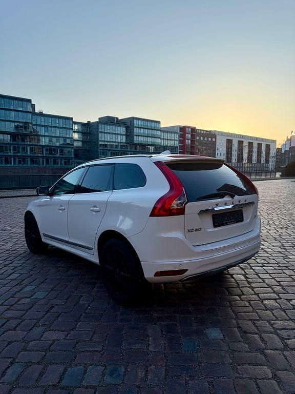 Gebraucht Volvo XC60 190 PS (139 kW) 2015 Weiß SUV