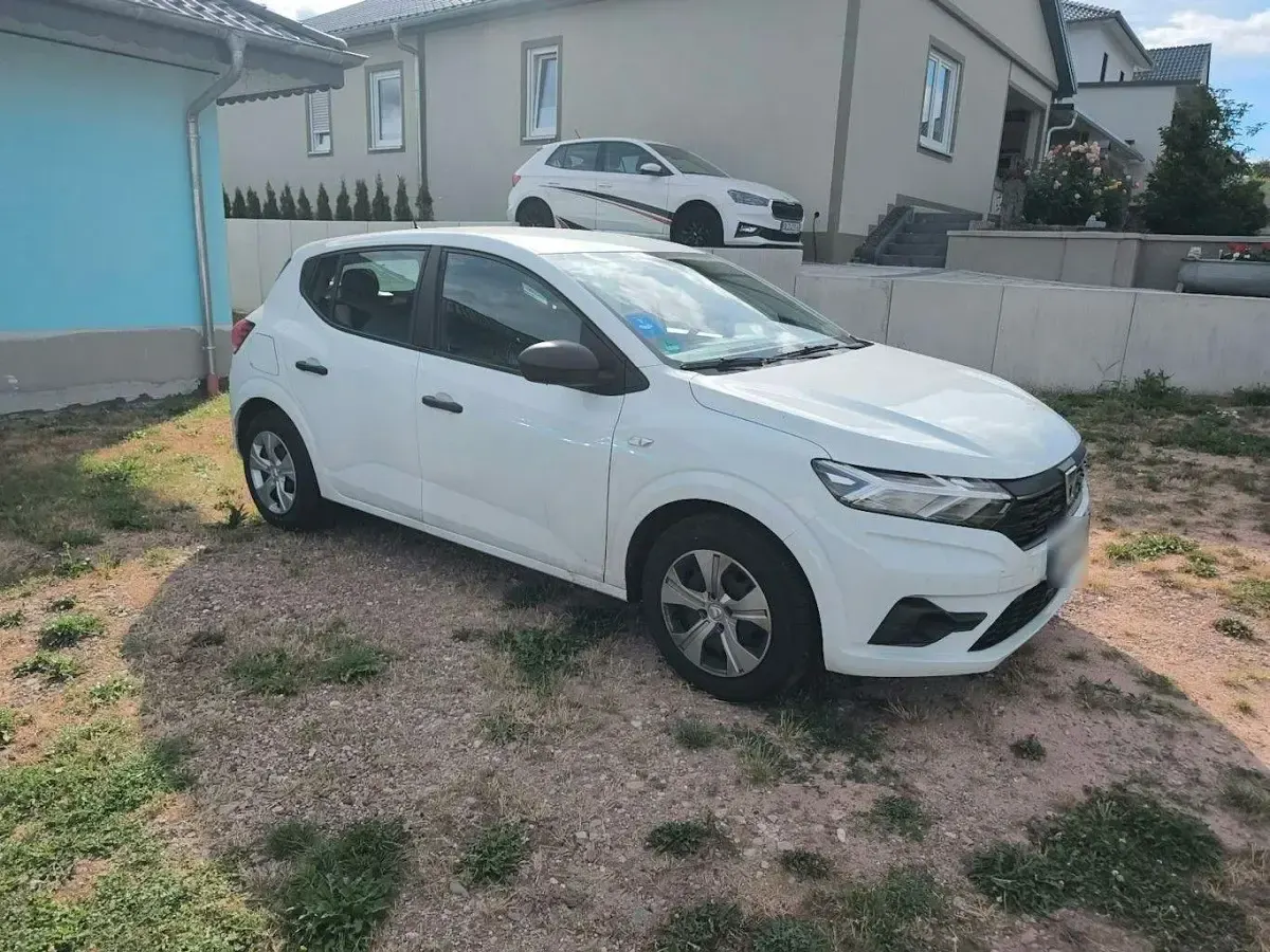 Gebraucht Dacia Sandero Essentiel 91 PS (66 kW) 2022 Weiß Limousine