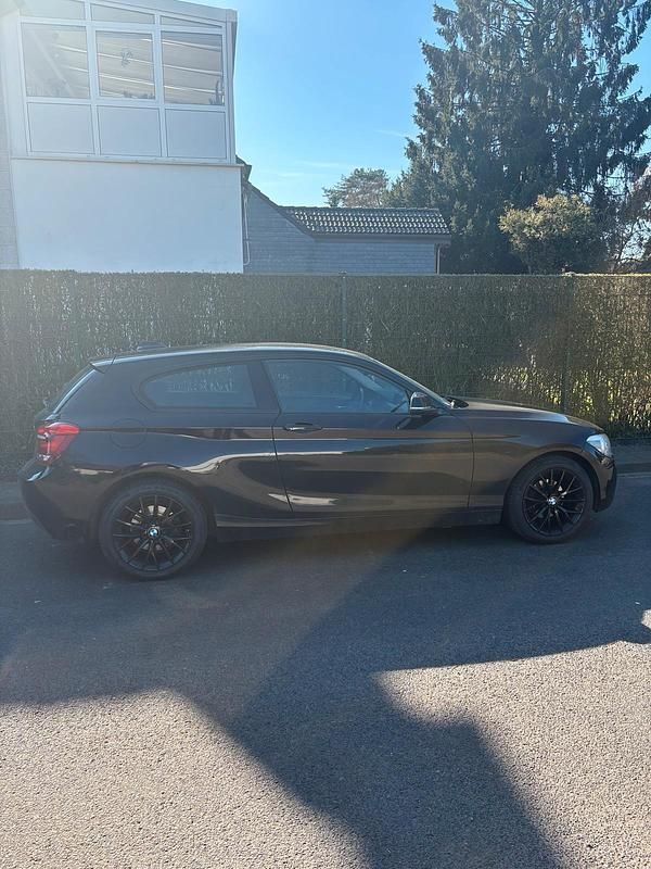 Gebraucht BMW 116 136 PS (100 kW) 2013 Schwarz Kleinwagen