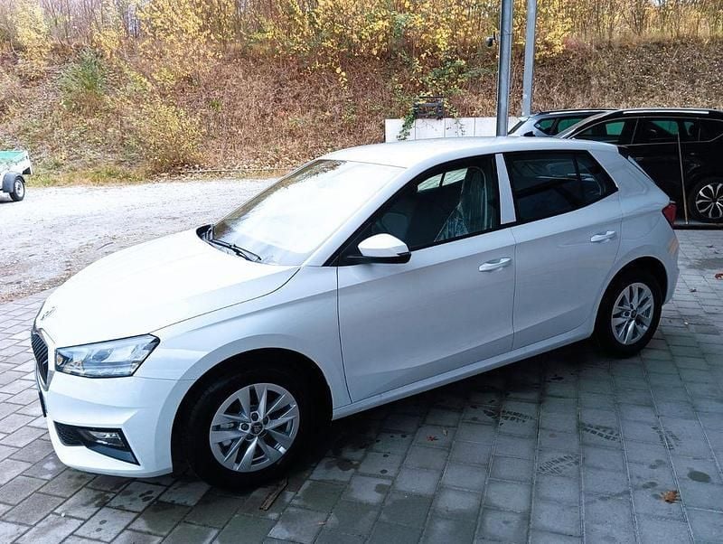 Neu Skoda Fabia Selection 116 PS (85 kW) 2025 Weiß Limousine