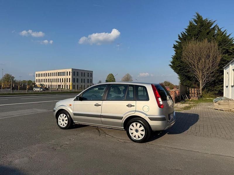 Gebraucht Ford Fusion Ambiente 80 PS (58 kW) 2009 Silber Kleinwagen
