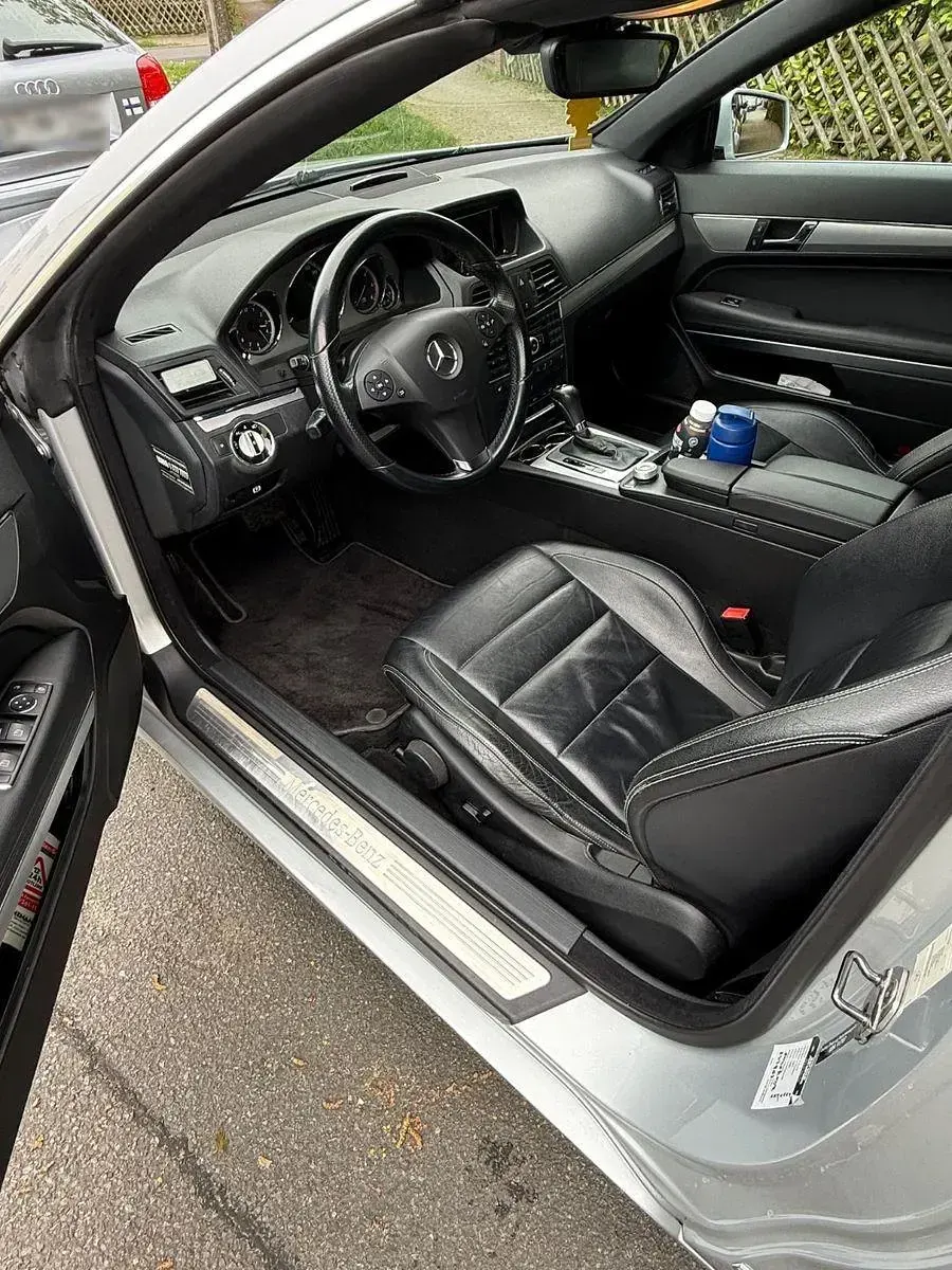 Gebraucht Mercedes E250 Elegance 204 PS (150 kW) 2010 Silber Cabrio