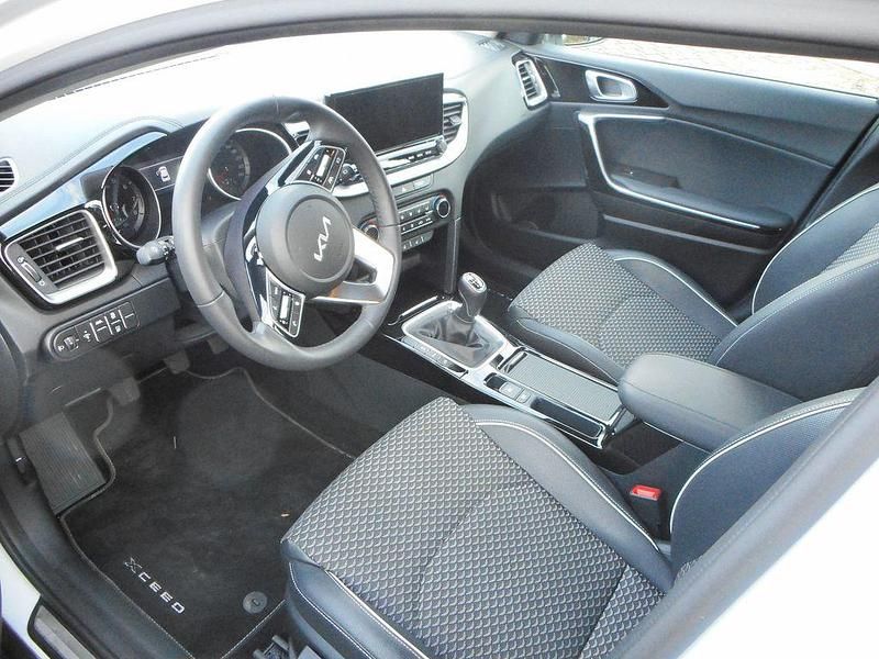 Gebraucht Kia XCeed Vision 120 PS (88 kW) 2023 Weiß SUV