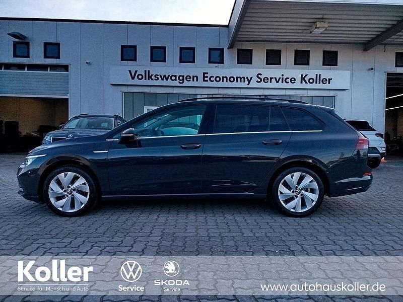 Gebraucht VW Golf VIII Style 150 PS (110 kW) 2024 Grau Kombi