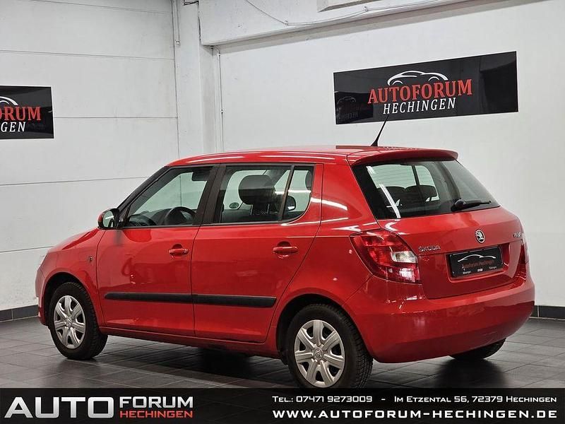 Gebraucht Skoda Fabia Ambition 69 PS (50 kW) 2013 Rot Limousine