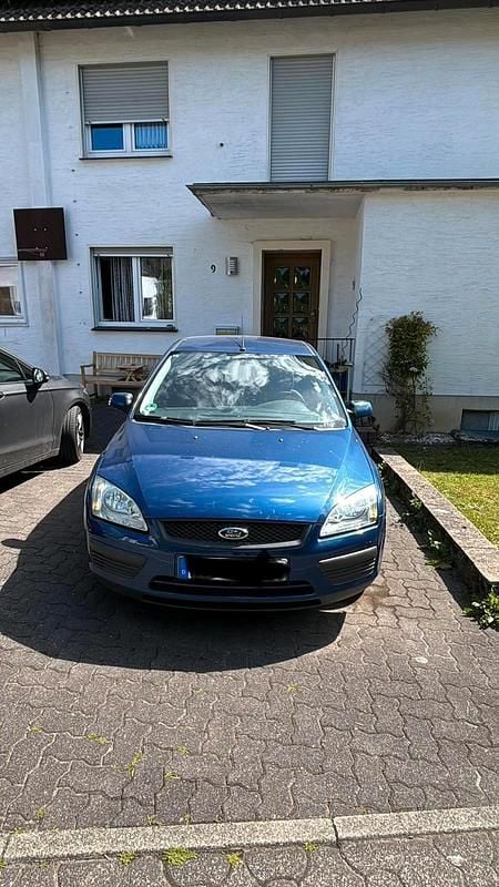 Blau Gebraucht 2006 Ford Focus Limousine | 900 € (Superpreis) - Bild 1/4