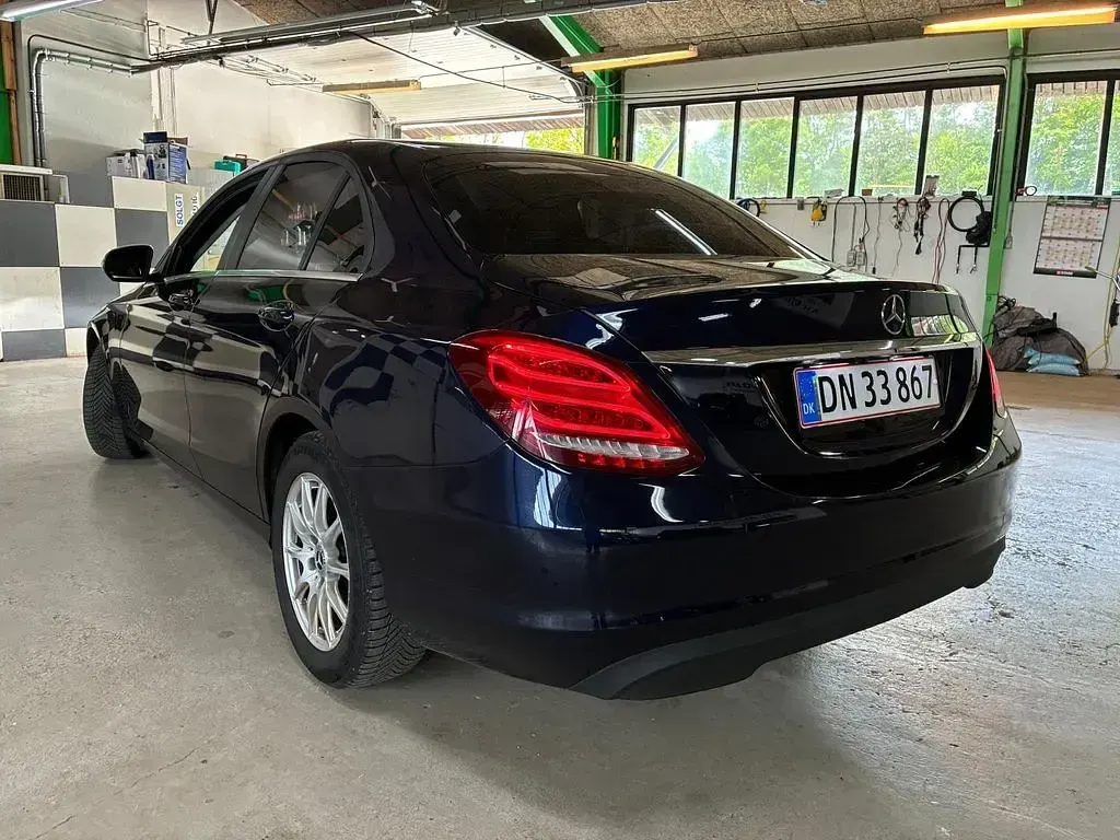 Second-hand Mercedes C220 170 CP (125 kW) 2017 Albastru Berlinǎ