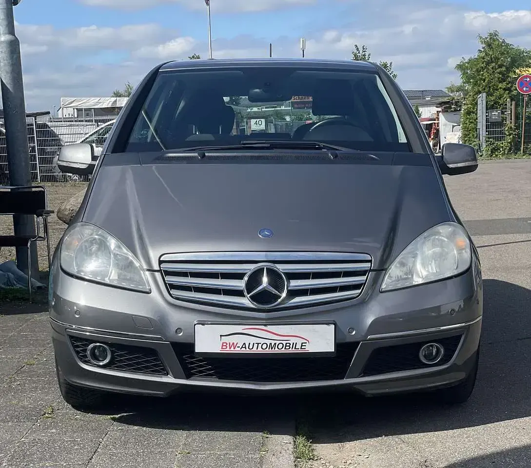 Gebraucht Mercedes A160 95 PS (69 kW) 2009 Mountaingrau  met. Kleinwagen