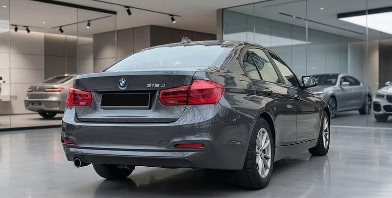 Gebraucht BMW 318 Advantage 150 PS (110 kW) 2015 Grau Limousine