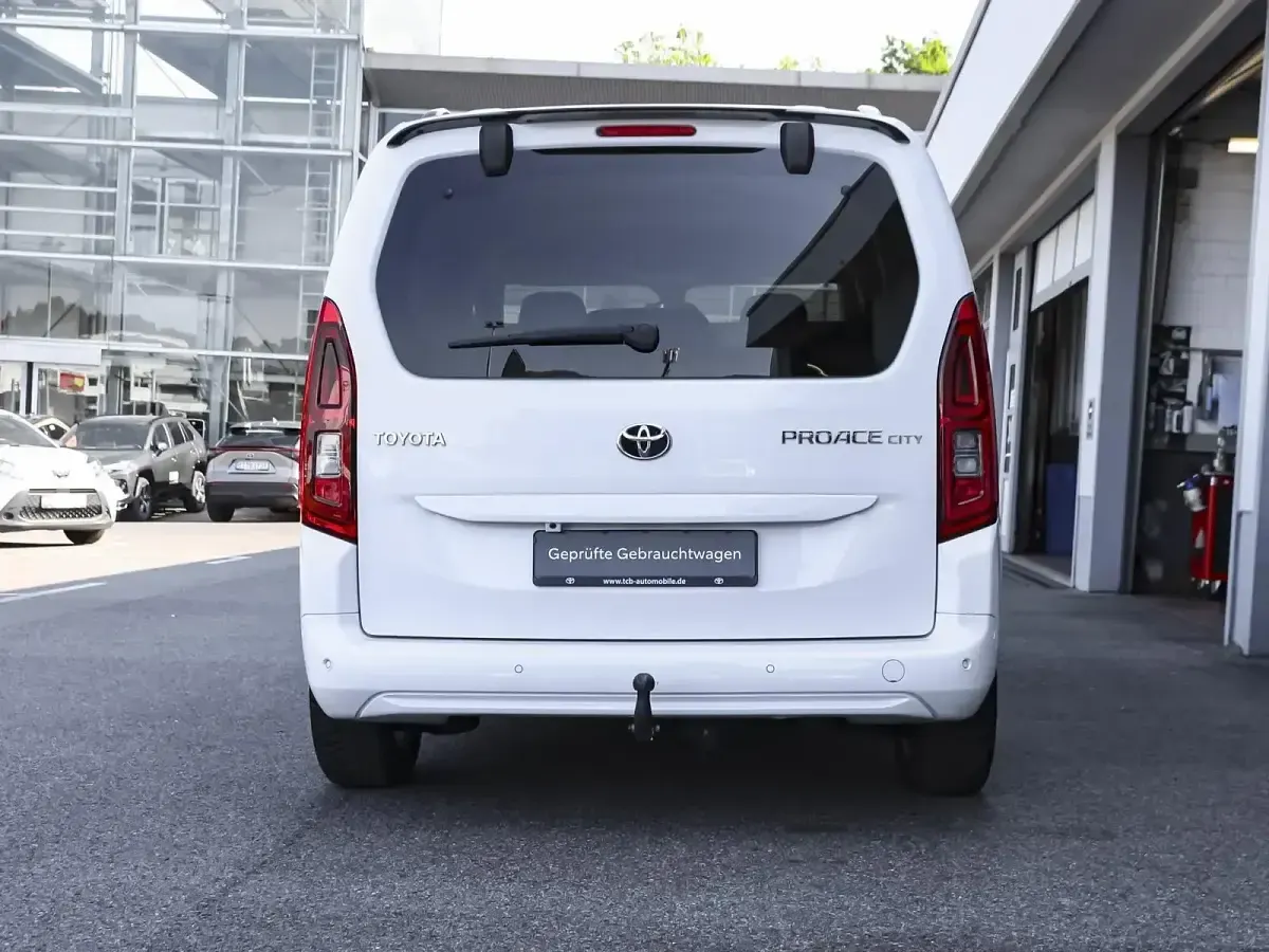 Gebraucht Toyota Proace Verso City 110 PS (80 kW) 2023 Weiß Kombi