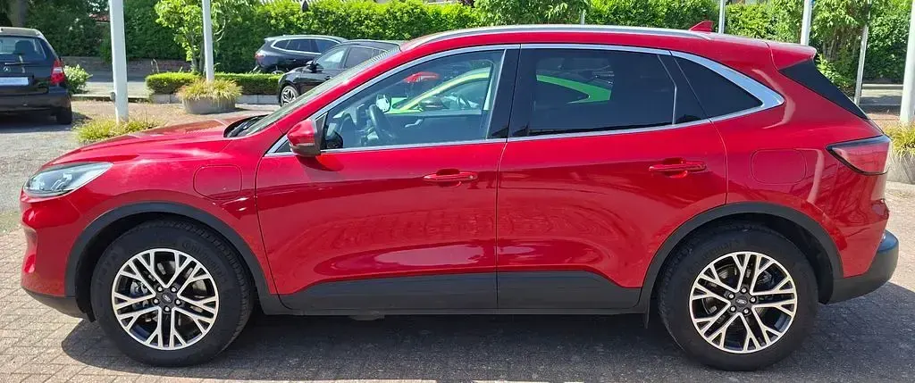 Gebraucht Ford Kuga Titanium 224 PS (164 kW) 2021 Rot SUV