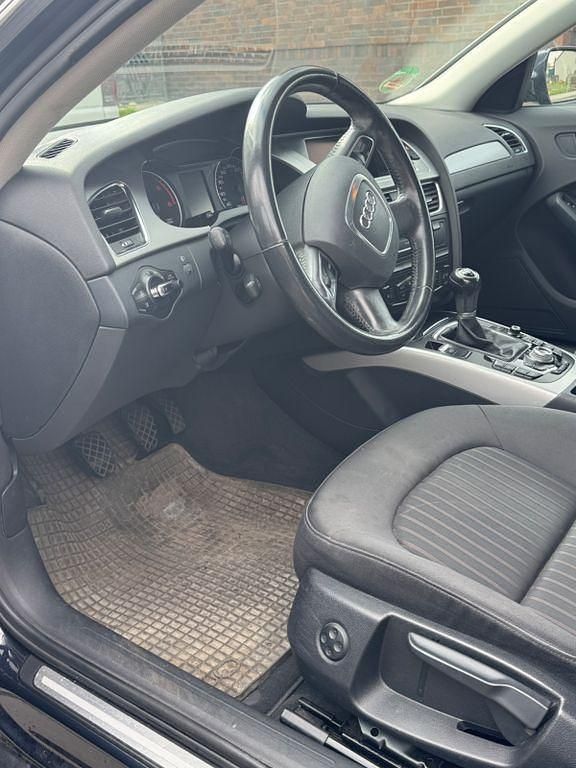 Gebraucht Audi A4 Ambition 170 PS (125 kW) 2011 Blau Kombi