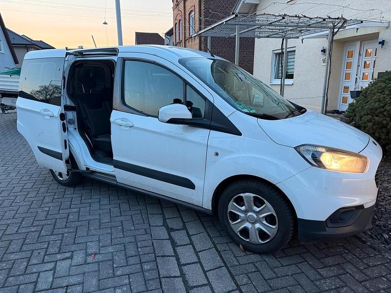 Gebraucht Ford Transit 101 PS (74 kW) 2019 Weiß Van / Kleinbus