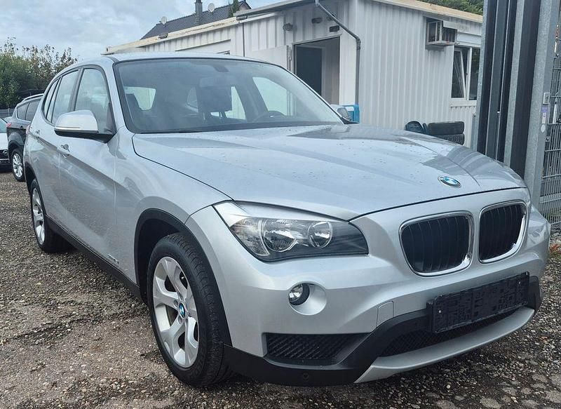 Silber Gebraucht 2013 BMW X1 Sport Line SUV | 11.500 € (Fairer Preis) - Bild 1/4
