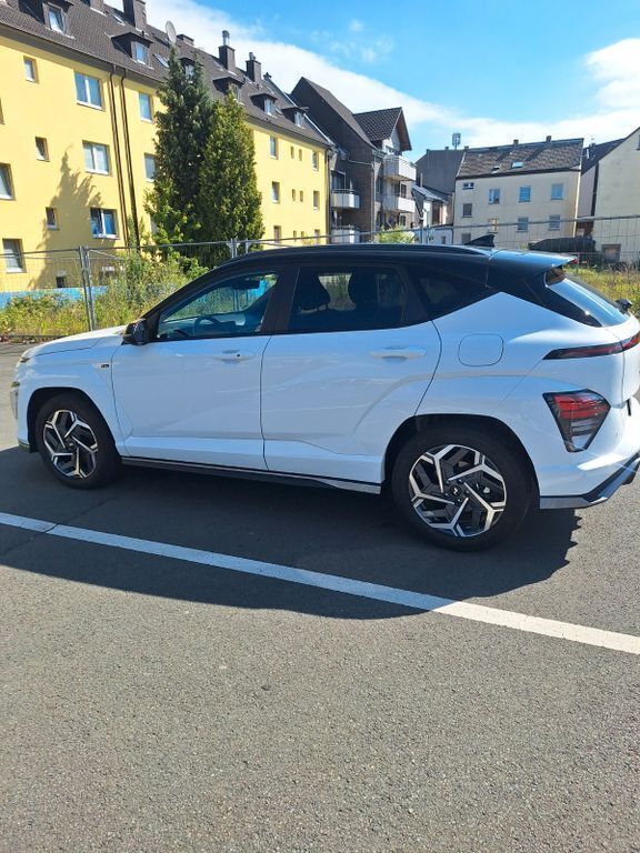 Weiß Gebraucht 2024 Hyundai Kona N Line SUV | 29.599 € (Fairer Preis) - Bild 1/4