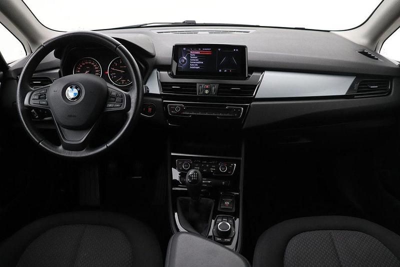 Gebraucht BMW 216 Active Tourer Executive 102 PS (75 kW) 2017 Grau Van / Kleinbus
