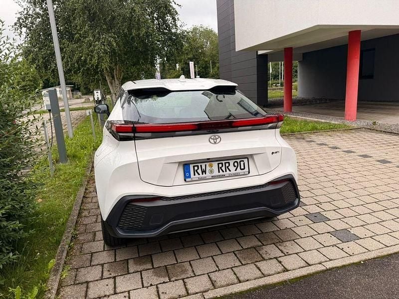 Gebraucht Toyota C-HR 122 PS (89 kW) 2024 Weiß SUV