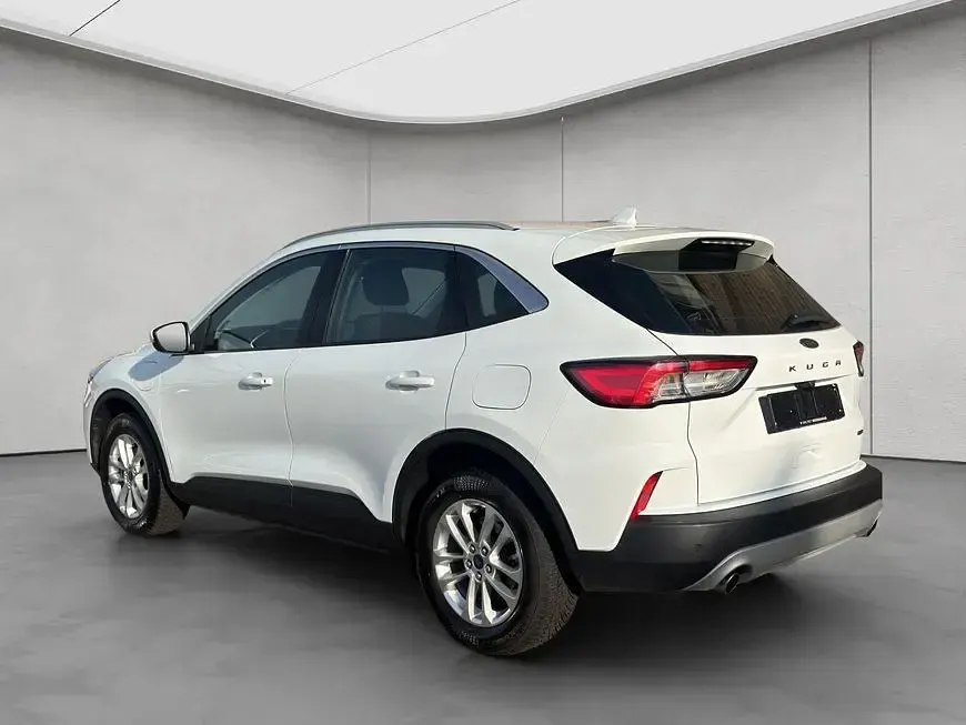 Używany Ford Kuga Titanium 224 KM (164 kW) 2022 Biały SUV