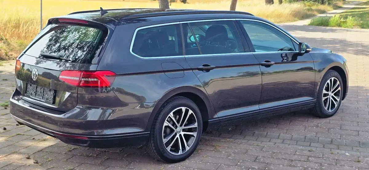Gebraucht VW Passat 150 PS (110 kW) 2018 Grau Kombi