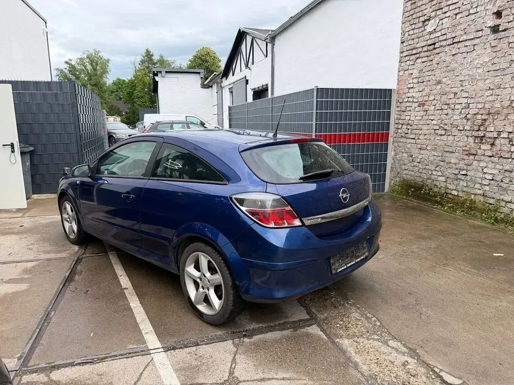 Gebraucht Opel Astra GTC 105 PS (77 kW) 2005 Blau Limousine
