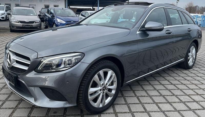Gebraucht Mercedes C220 194 PS (142 kW) 2020 Grau Limousine