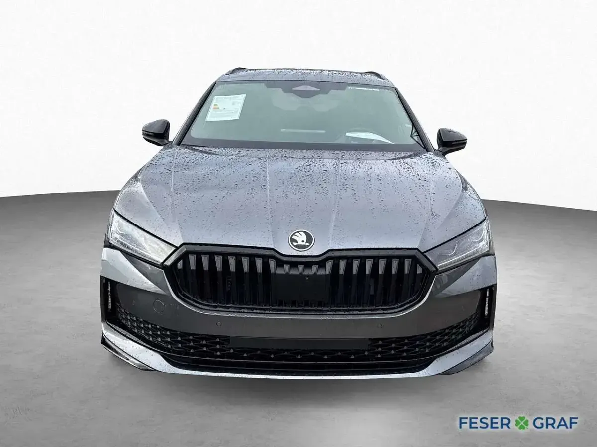 Neu Skoda Superb Suite 265 PS (194 kW) 2026 Graphitegrau metallic Kombi