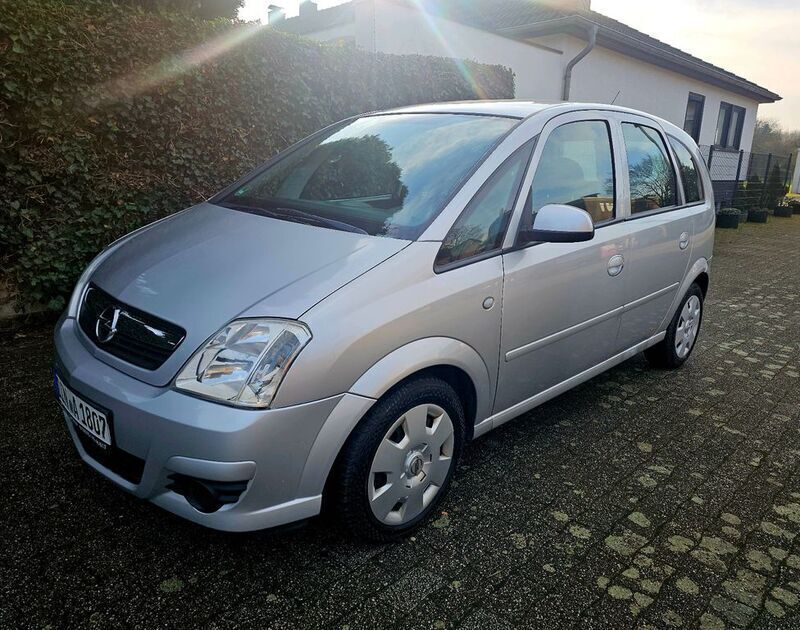 Grau Gebraucht 2006 Opel Meriva Edition Van / Kleinbus | 1.650 € (Fairer Preis) - Bild 1/4