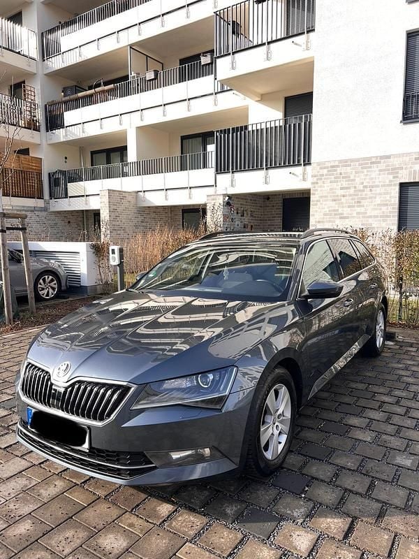 Gebraucht Skoda Superb 150 PS (110 kW) 2015 Grau Kombi